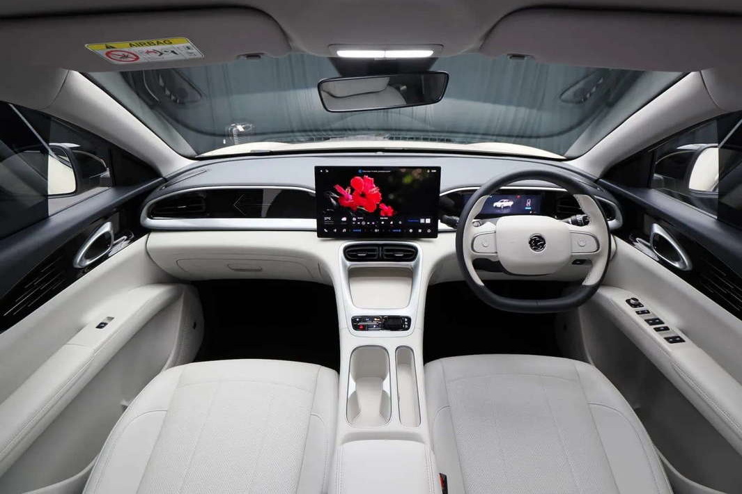 Proton e.Mas 5 Gallery Image